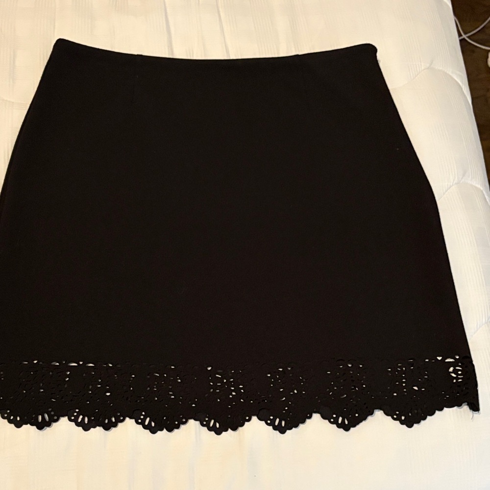 Laundry By Shelli Segal Black Pencil Skirt with Lace Hem